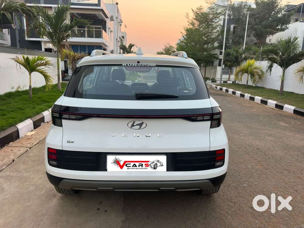 Hyundai Venue Sx (o) Mt 1.5 Diesel, 2023, Diesel