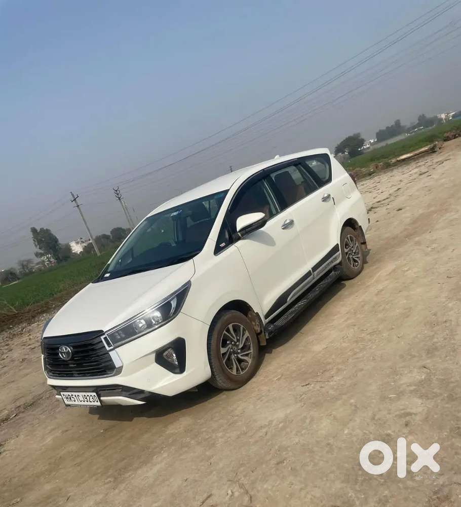 Toyota Innova Crysta Petrol Manual 2023 Variant