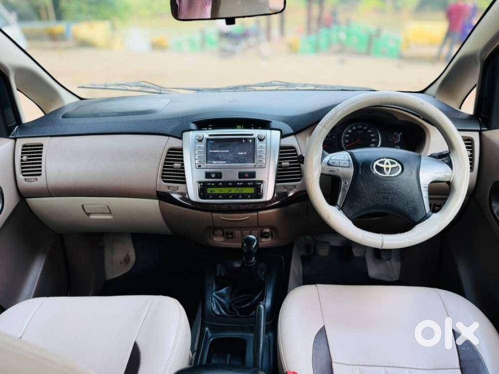 Toyota Innova 2.5 V 7 Str, 2015, Diesel