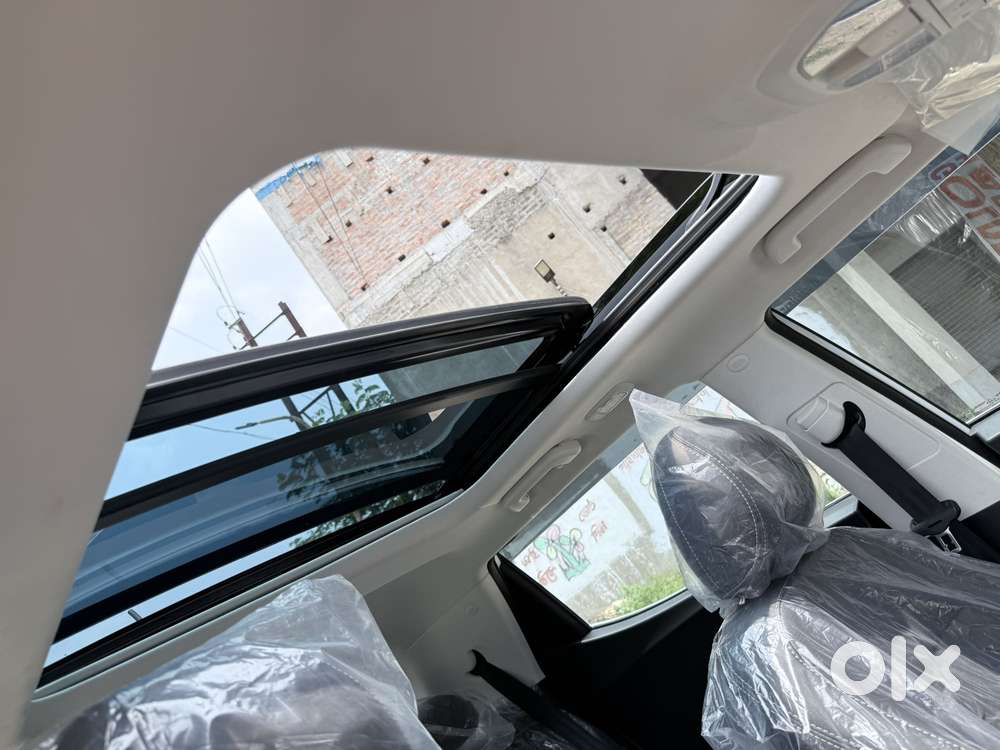 Mahindra Xuv 3xo Ax7l 1.2 Petrol At (pg), 2026, Petrol