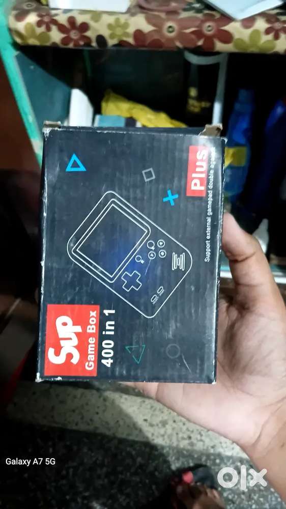 Hand gaming console 400 in 1