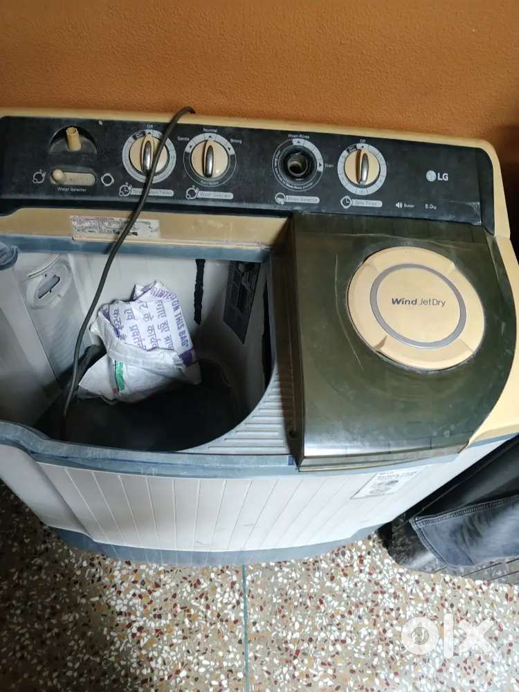 L.g  semi automatic washing machine 6 year
