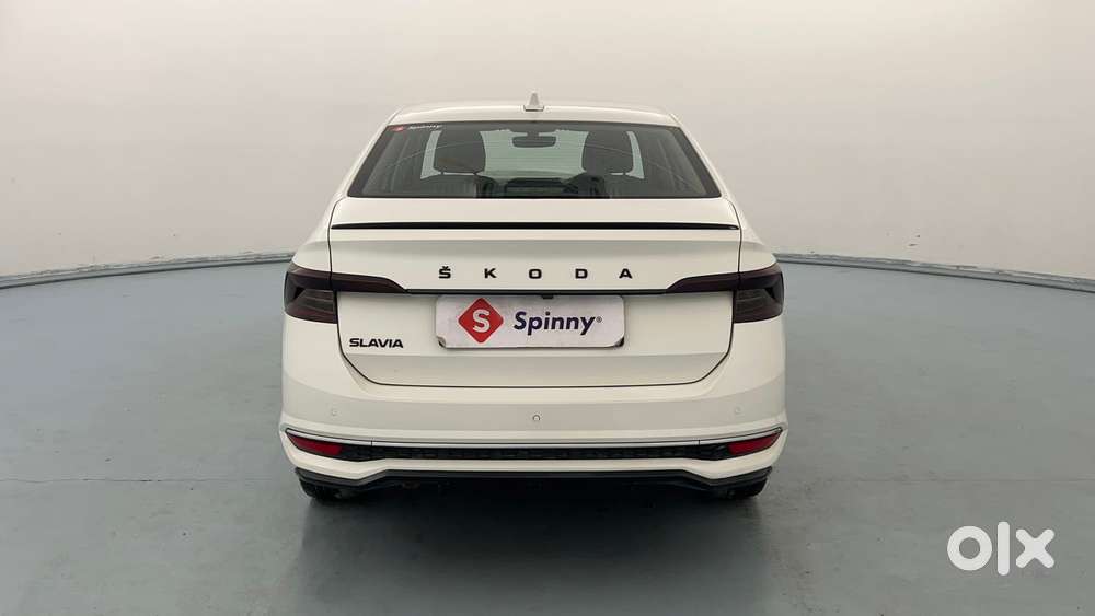Skoda Slavia Style 1.0l Tsi Mt, 2023, Petrol