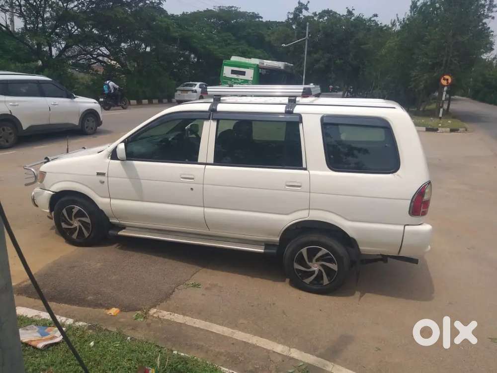 Chevrolet Tavera 7 Seater 2012