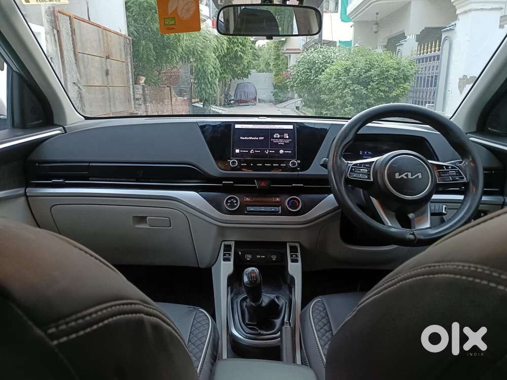 Kia Carens Luxury 1.5 Diesel Imt 7 Str, 2023, Diesel