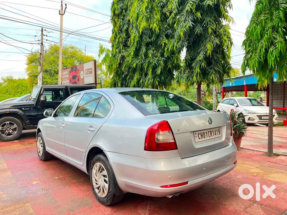 Skoda Laura, 2011, Petrol