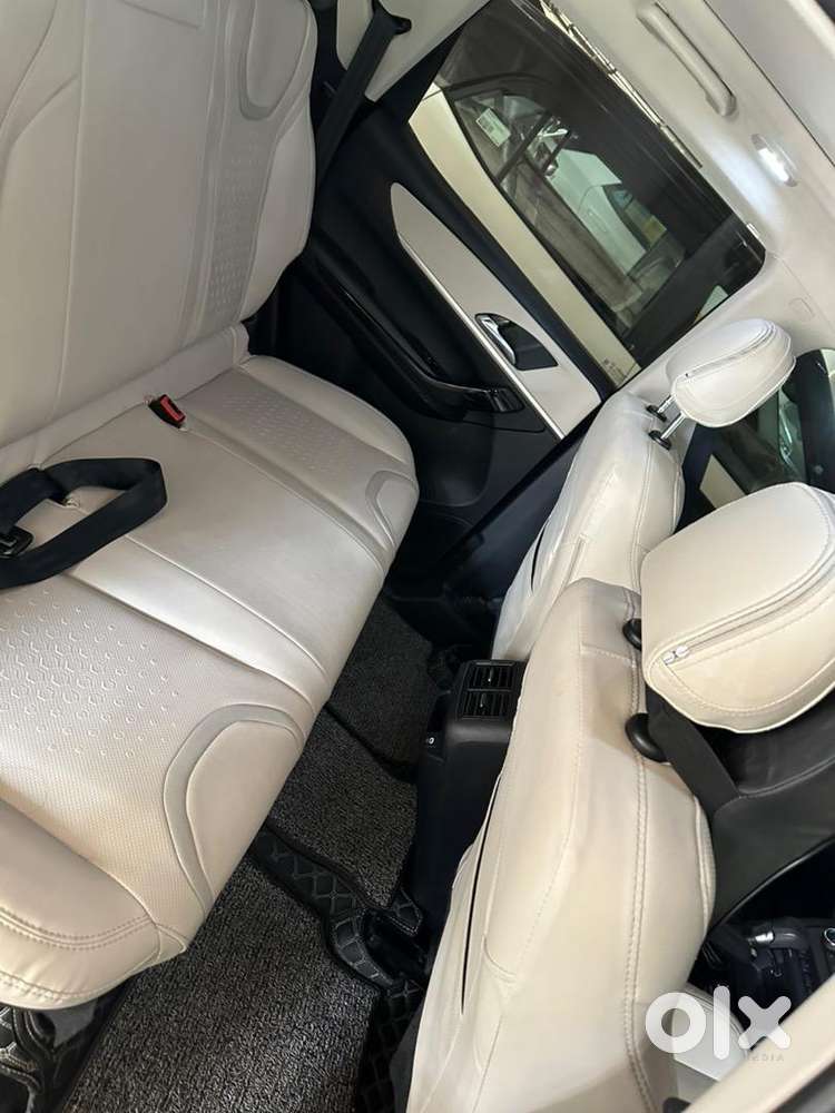 Mahindra Xuv700 Petrol Automatic Well Maintained