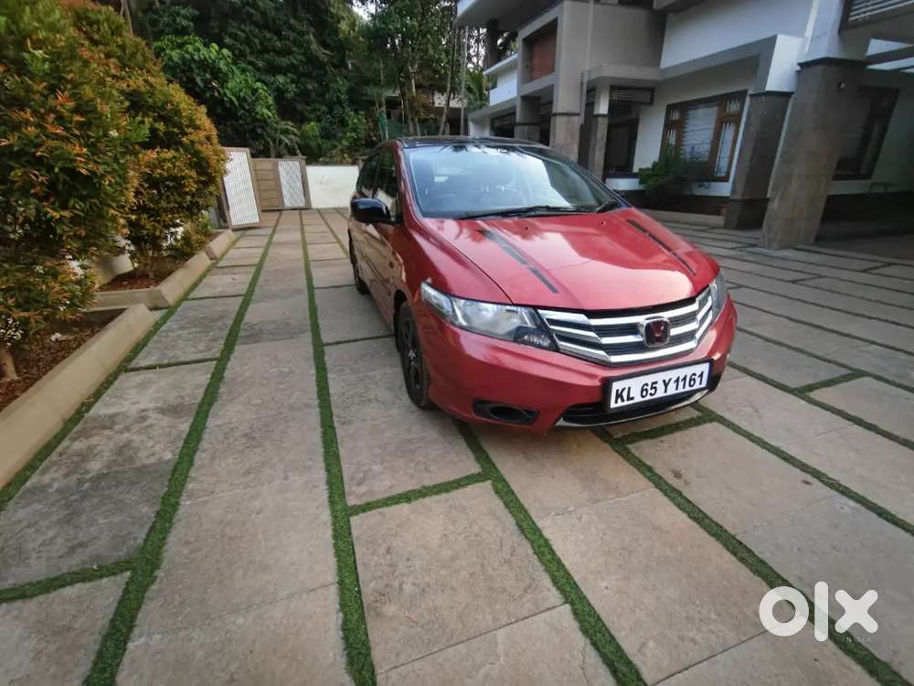 Low Km Driven Cvt Honda City Company Maintained