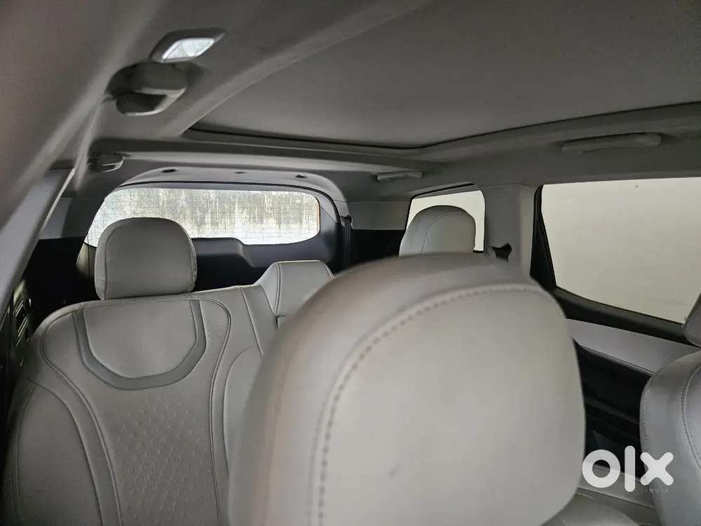 Mahindra Xuv700 2024 Diesel 8400 Km Driven