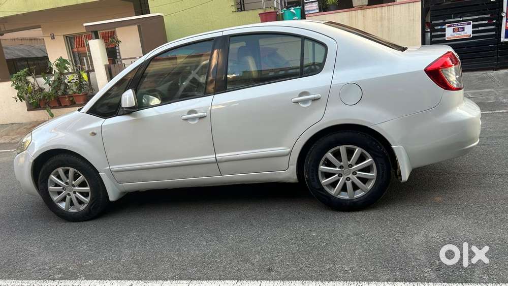 Maruti Suzuki Sx4 Zxi, 2012, Petrol