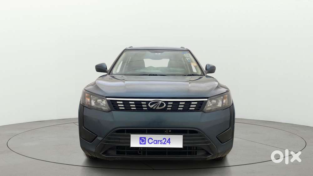 Mahindra Xuv300 1.2 W6 Amt Petrol, 2022, Petrol