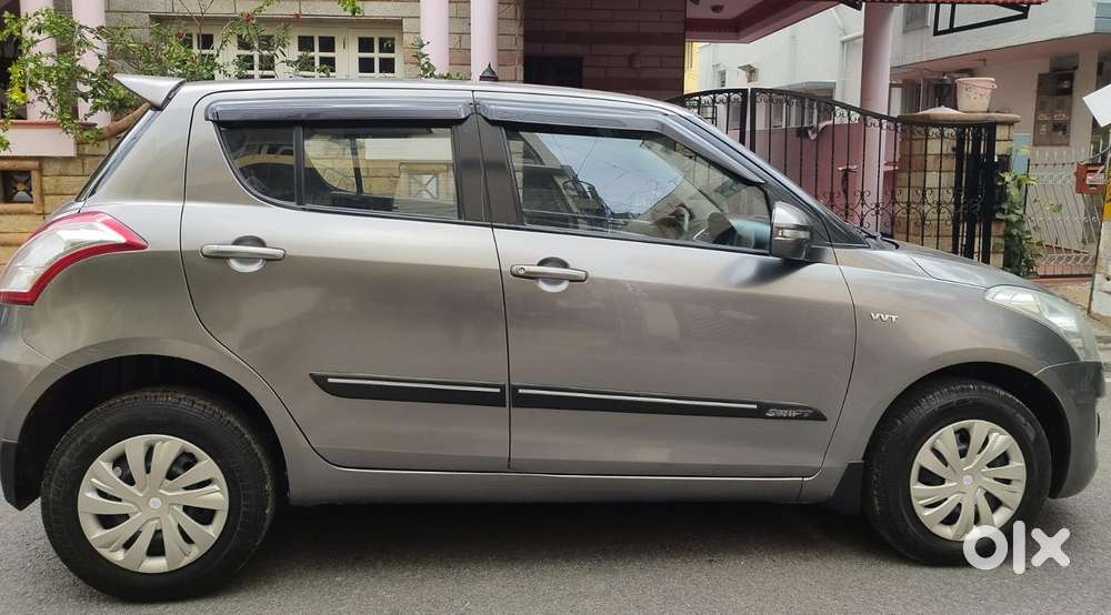 Maruti Suzuki Swift Vxi 1.2 Abs Bs-iv, 2018, Petrol