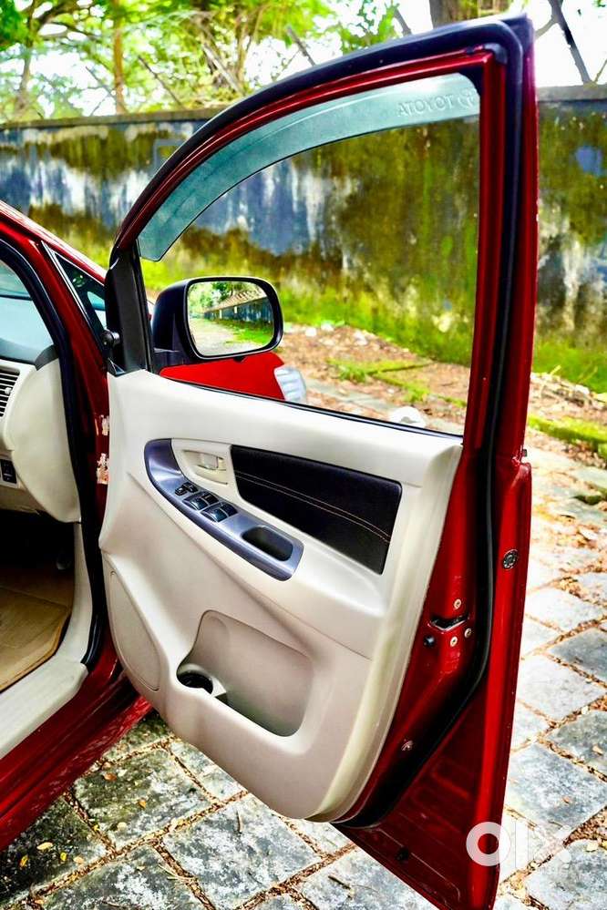 Toyota Innova 2012 - First Owner- Kl 43 Reg