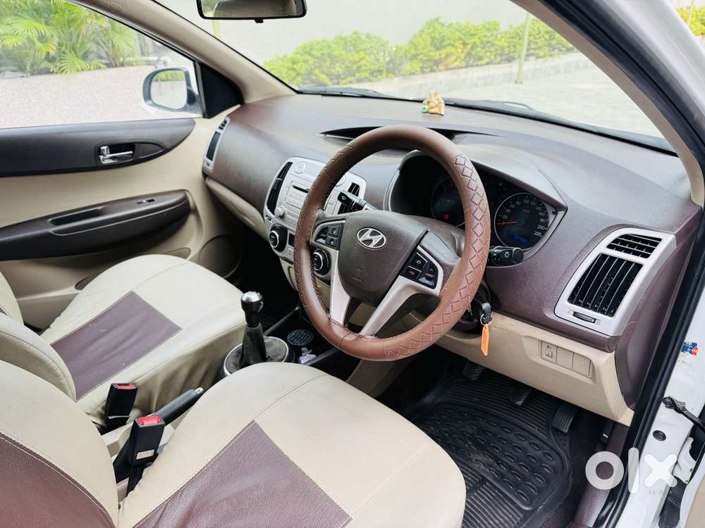 Hyundai I20 Sportz 1.2 Bs-iv, 2011, Petrol