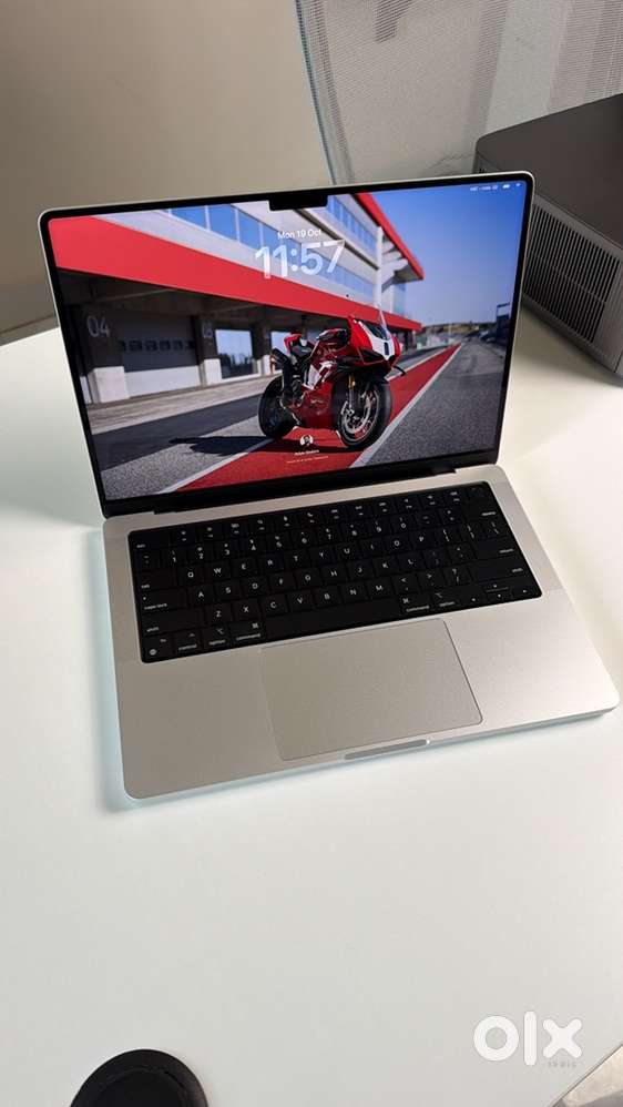 MacBook Pro M2 Pro 512GB/ 16GB RAM Silver Brand New condition