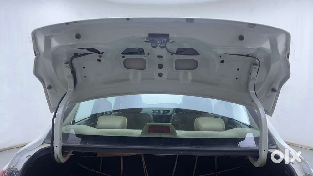 Maruti Suzuki Swift Dzire Vxi At, 2015, Petrol
