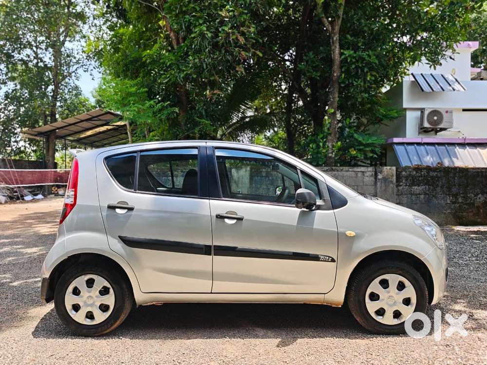 Maruti Suzuki Ritz Vxi, 2013, Petrol