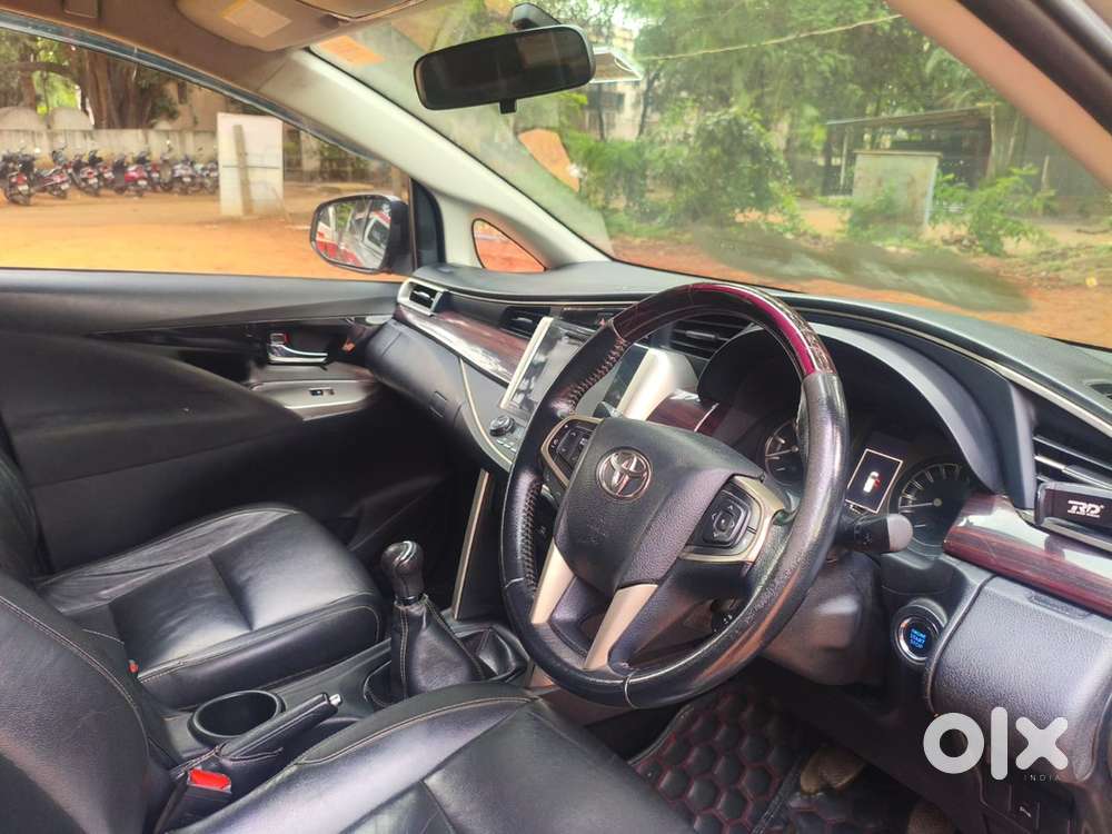Toyota Innova Crysta 2016