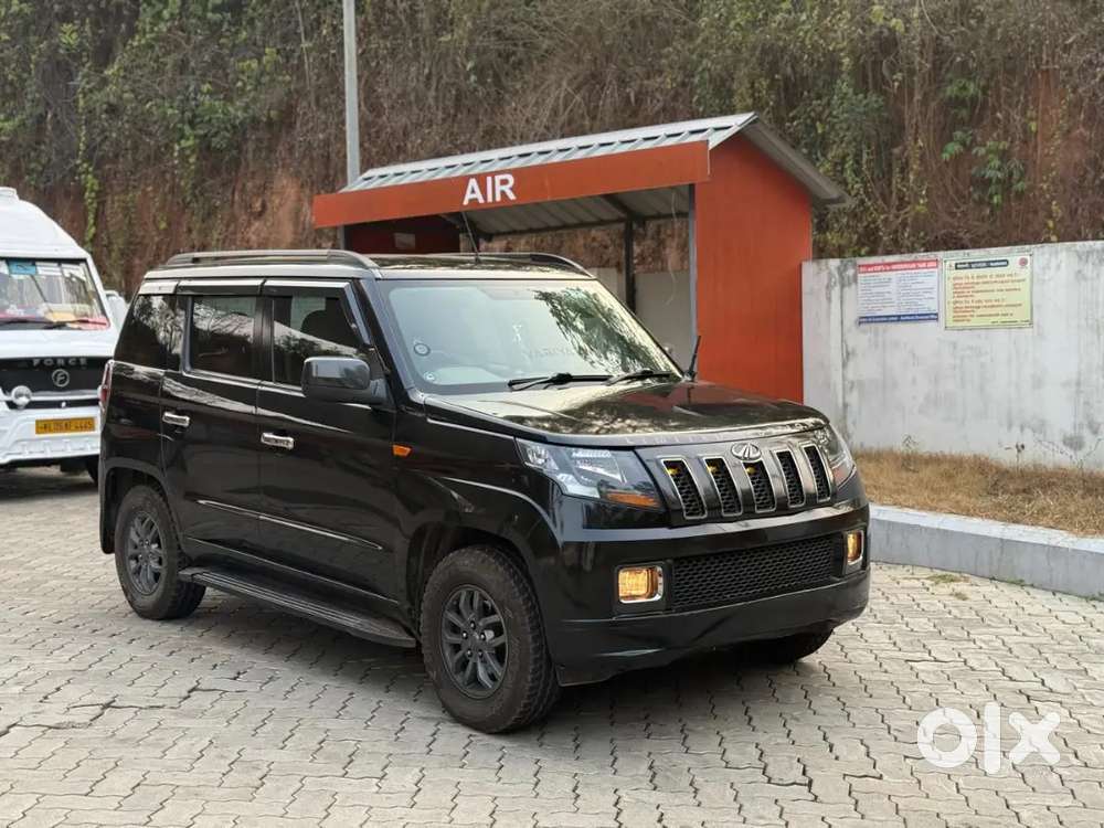 Mahindra Tuv 300 2018 T10