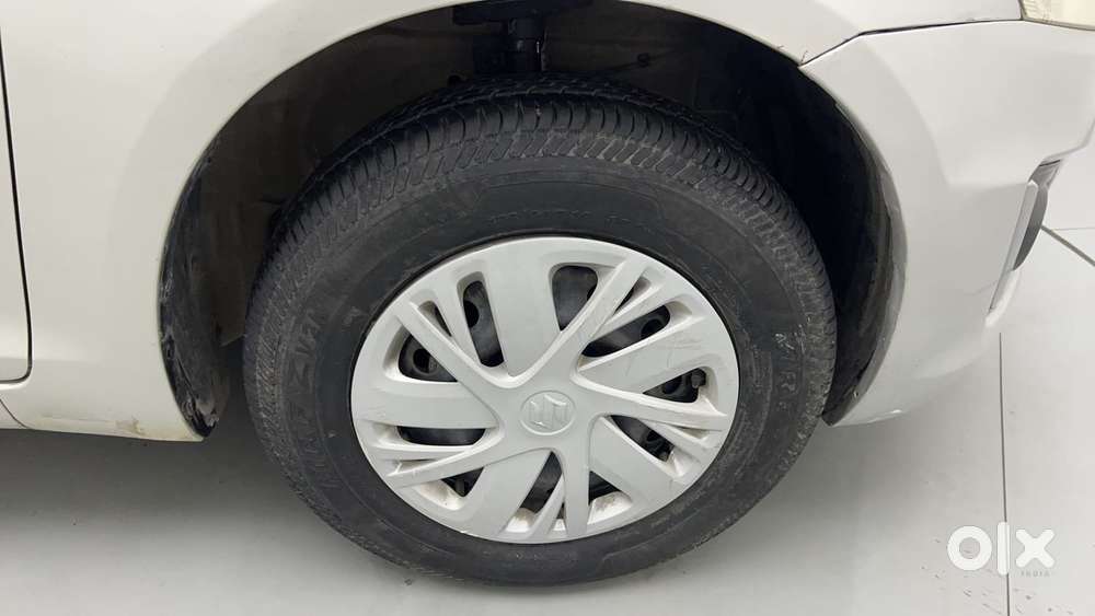Maruti Suzuki Swift Vxi Optional, 2016, Petrol