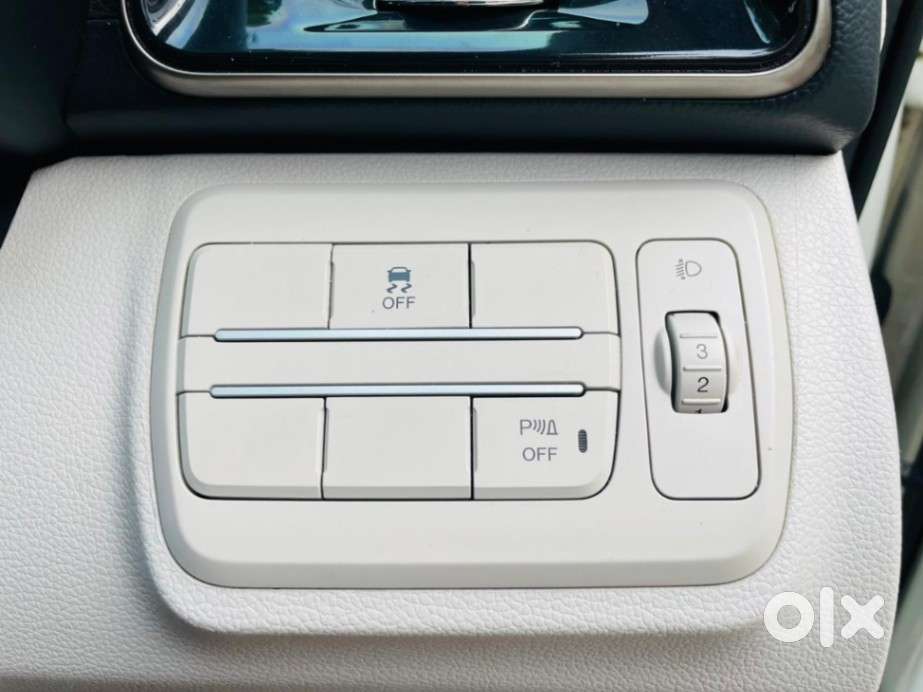 Mahindra Xuv300 W8 Amt Optional Diesel, 2020, Diesel