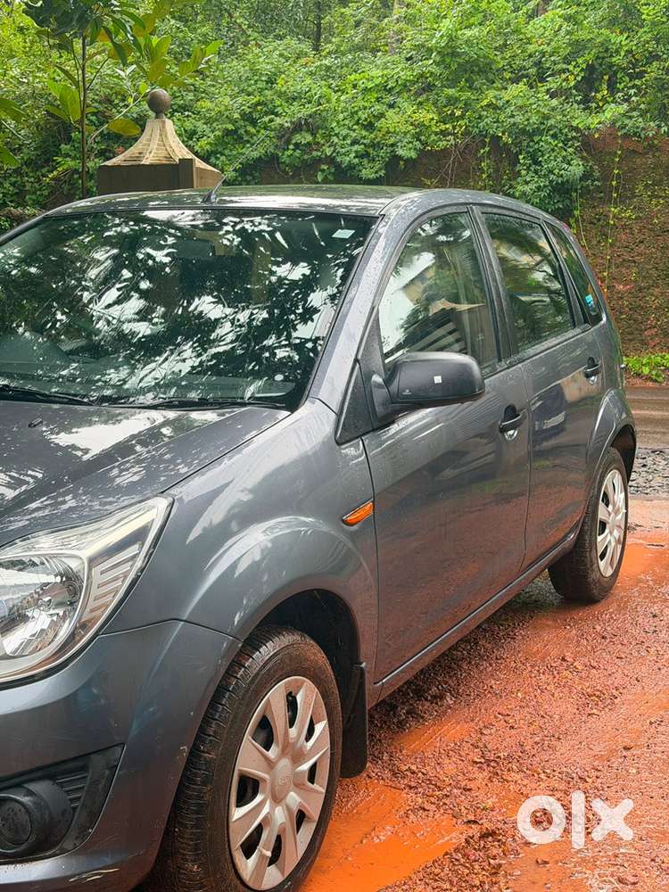 Ford Figo Petrol 2015