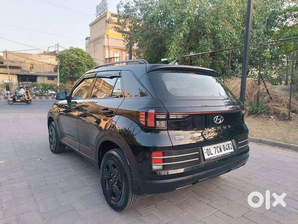 Hyundai Venue S(o) Knight Edition Mt, 2024, Petrol