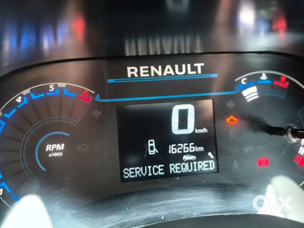 Renault Triber Rxz 2023 मॉडल