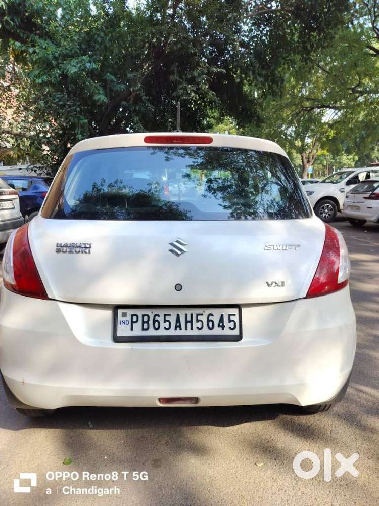 Maruti Suzuki Swift Vxi 1.2 Abs Bs-iv, 2016, Petrol
