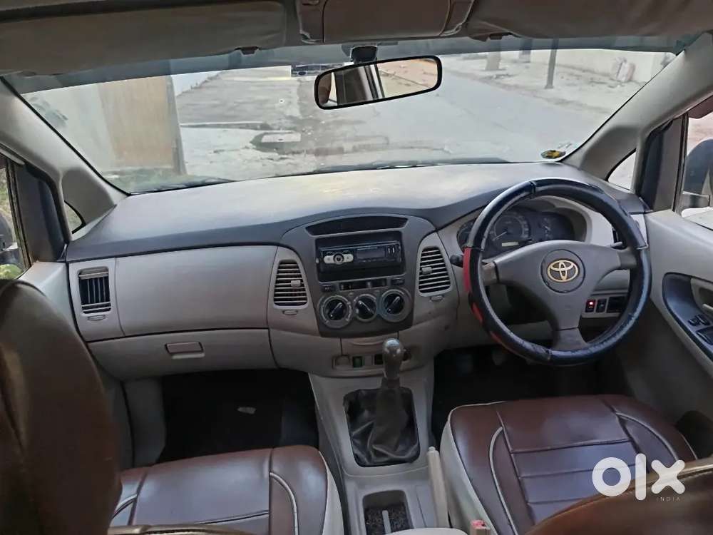 Toyota Innova 2011 Diesel Well Maintained