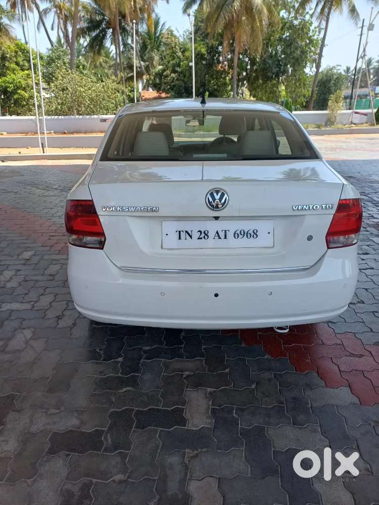 Volkswagen Vento Diesel 1.6 Highline 2012 Model