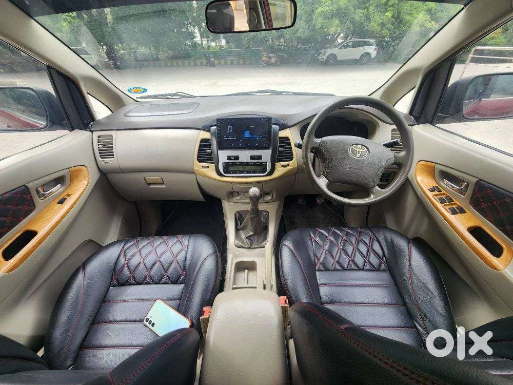 Toyota Innova 2.5 G (diesel) 8 Seater Bs Iv, 2010, Diesel