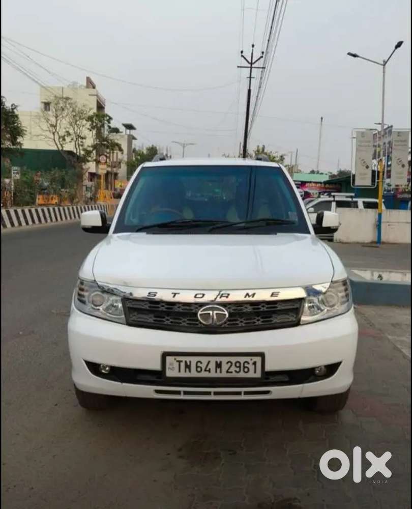 Tata Safari Storme 2015