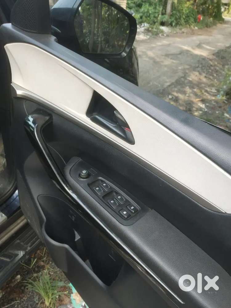 Mahindra Xuv700 Petrol 2022