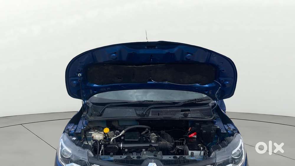 Renault Triber Rxz, 2022, Petrol