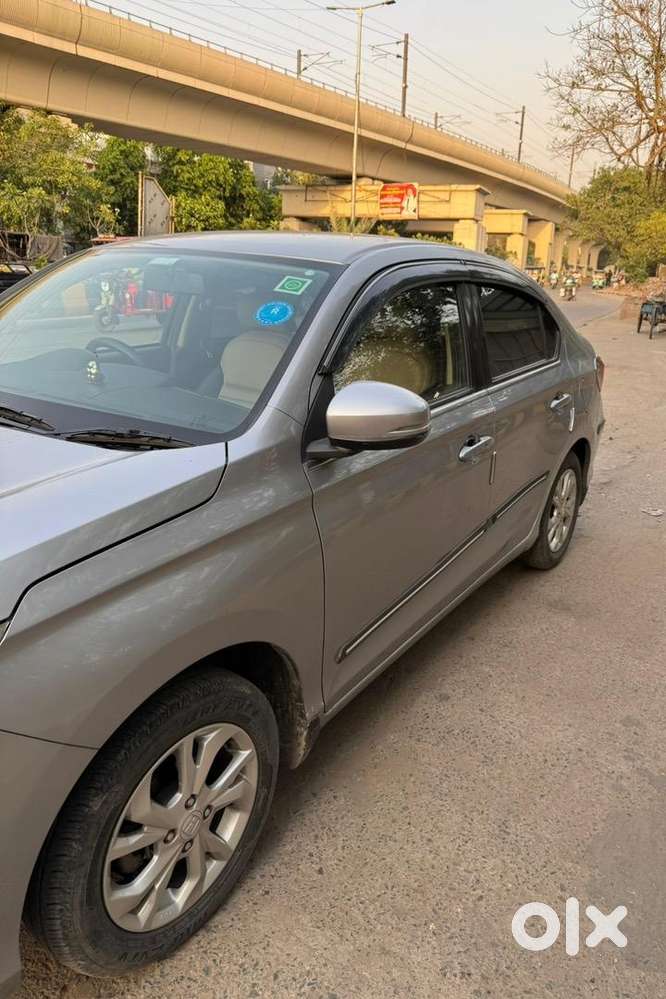 Honda Amaze 2018  1.2 V I-vtec  Manual  Silver