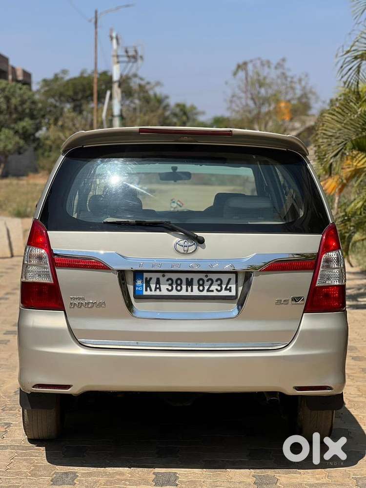 Toyota Innova 2012 Diesel Well Maintained