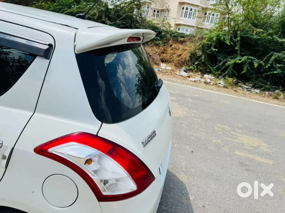 Maruti Suzuki Swift Ddis Zdi 2012