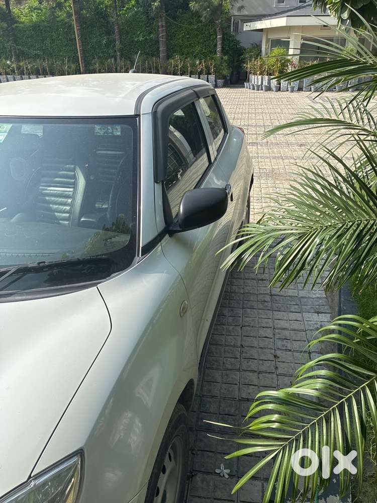 Maruti Suzuki Swift Petrol 2022