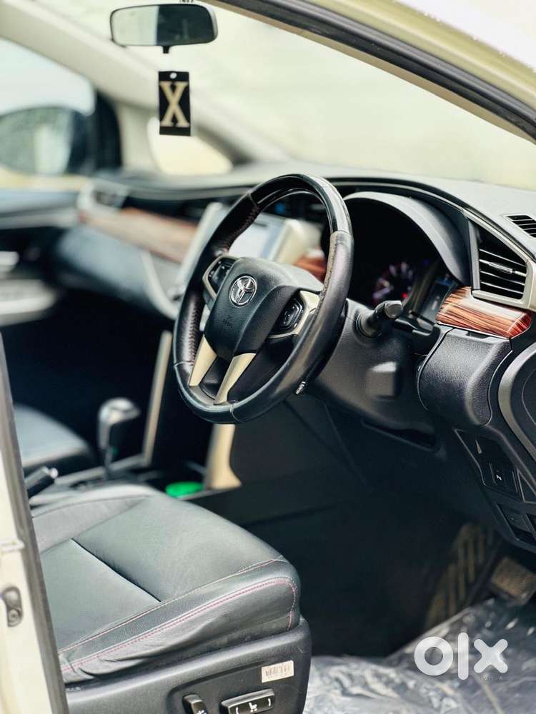 Innova Crysta Touring Sport Zx 2.4 At (2017) Diesel