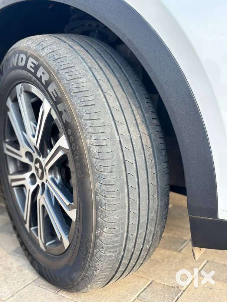 Mahindra Xuv700 2.2 Ax 7 Diesel At Luxury Pack Str Awd, 2025, Diesel