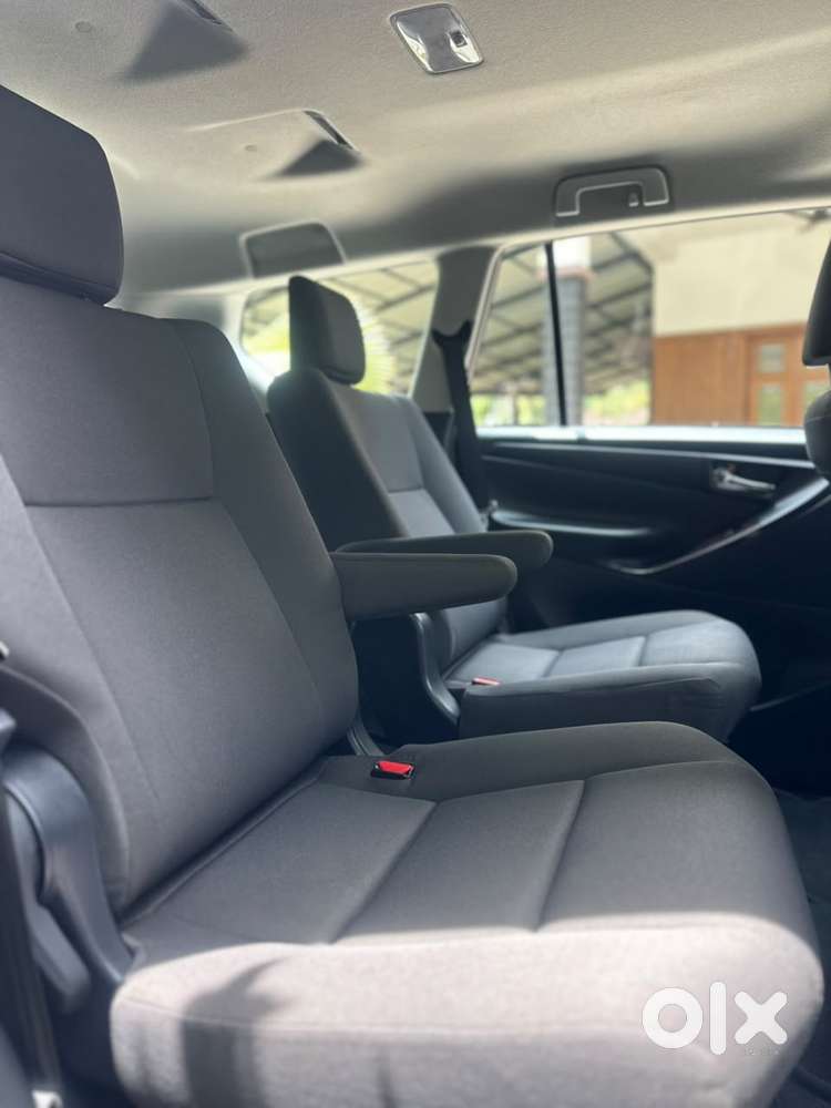 Toyota Innova Crysta 2.4 G Plus Mt 7 Str, 2024, Diesel