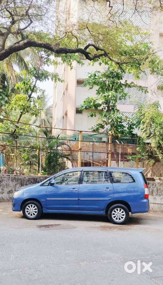 Toyota Innova 2.5 V 7seater Crysta Edition, 2012, Diesel
