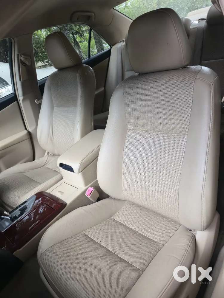 Toyota Camry 2.5 G 2013