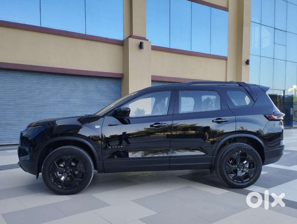 Tata Safari Accomplished Plus Dark Edition At, 2025, Diesel