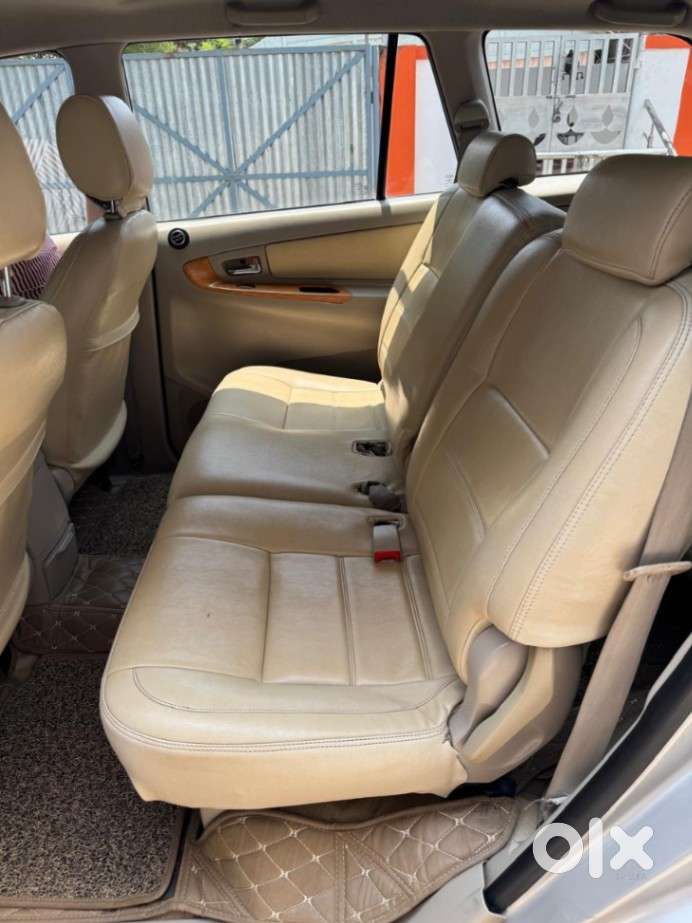 Toyota Innova 2.5 V 7 Str, 2010, Diesel