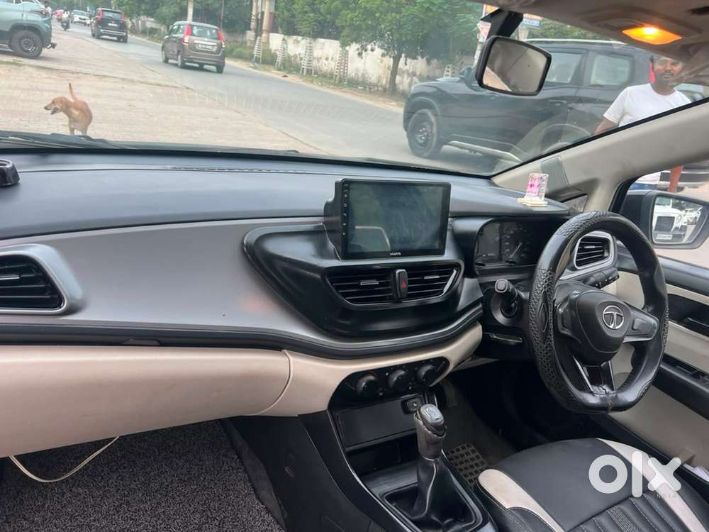 Tata Altroz Petrol 2023
