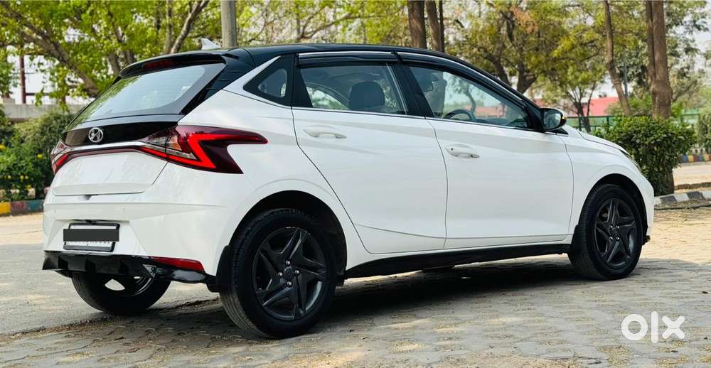 Hyundai I20 Sportz 1.2 Ivt Dual Tone, 2023, Petrol