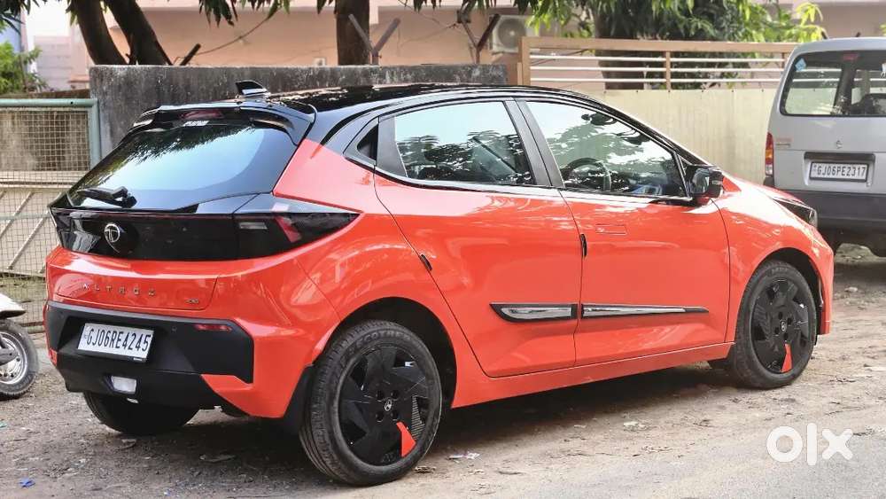 Tata Altroz 2025 Cng & Hybrids 4000 Km Driven