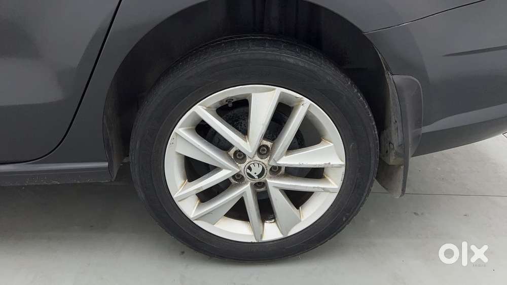 Skoda Rapid 1.6 Mpi At Style, 2018, Petrol